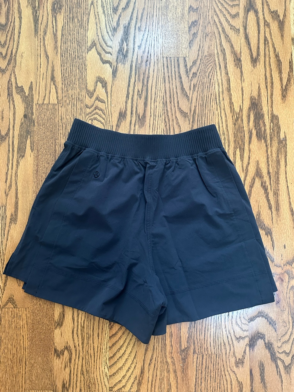 Lululemon Stretch Woven Relaxed-Fit High-Rise Short 4"
Black - Picture 8 of 12